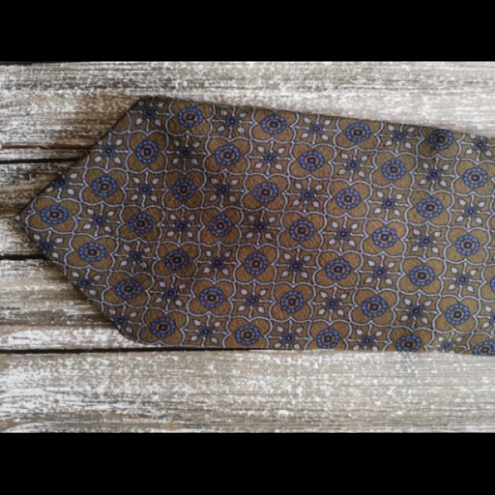 Beautiful tie nonBrand